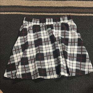 SHEIN Black and White Pleated Skater Mini Skirt